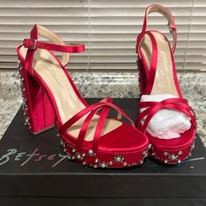 I’m selling my brand new betsey johnson heels never worn.
